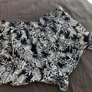 H&M floral shorts with pockets